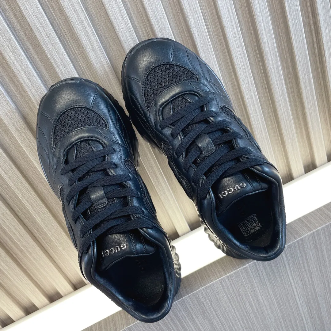 👟👟Ex-factory price 700👟👟 - the latest wave shoes; dad shoes; sports shoes; couple series... Gucci Ripple series sports shoes are made with innovative stitching technology, leather design with three-dimensional interlocking double G leather logo and Gucci letter metal logo embellishment, 3-color combination suction mold technology wavy outsole (soft/shock-absorbing/strong rebound) Original imported sheepskin ➕Original imported sheepskin lining ➕Original open-molded TPU suction mold 3-color outsole (sole thickness 5CM) Women's model 35-40 /